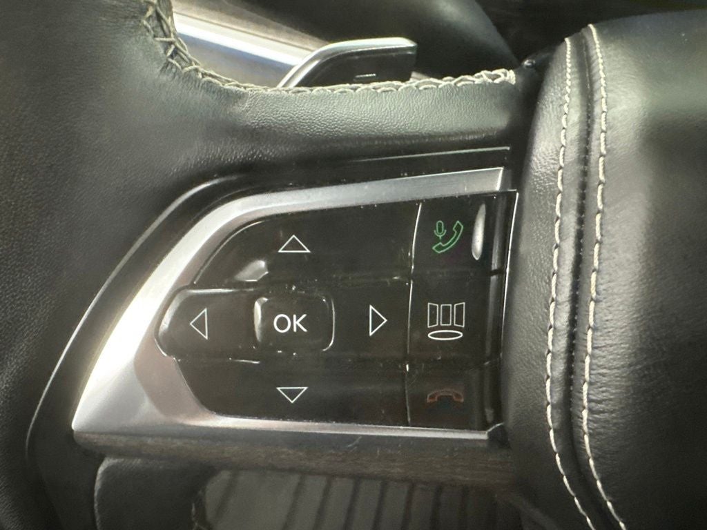 2023 Jeep Grand Cherokee Overland 4x2