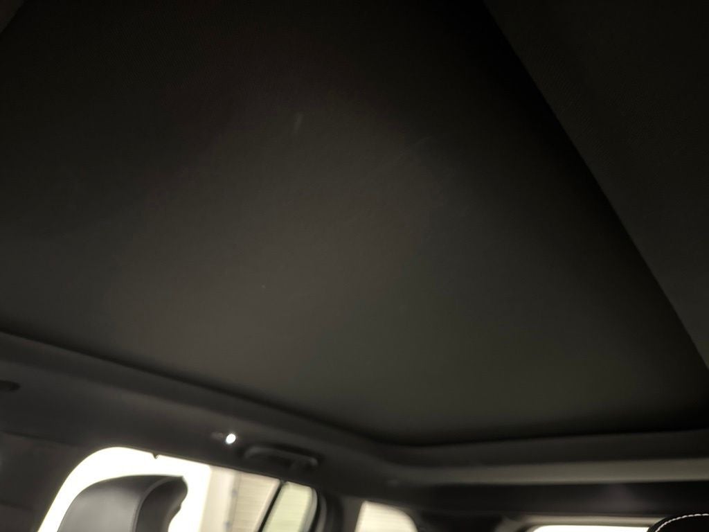 2023 Jeep Grand Cherokee Overland 4x2