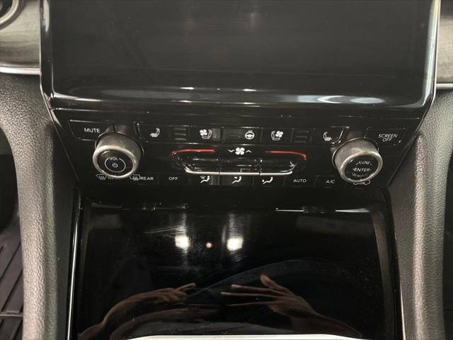 2023 Jeep Grand Cherokee Overland 4x2