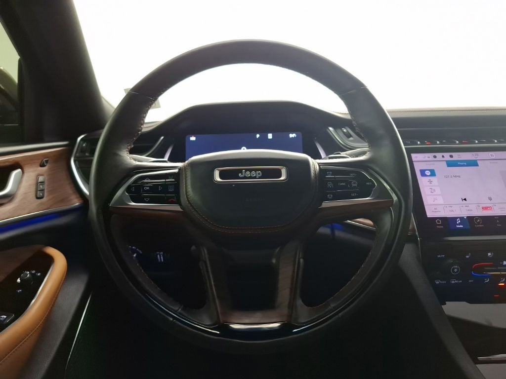 2023 Jeep Grand Cherokee Summit 4x2