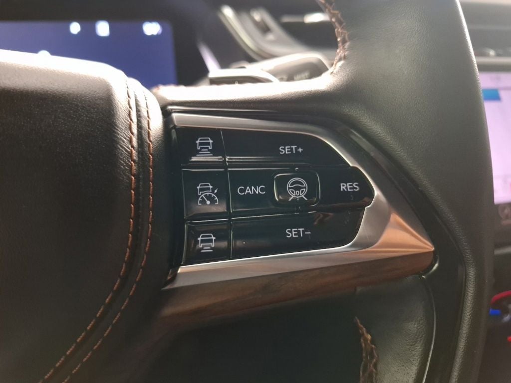 2023 Jeep Grand Cherokee Summit 4x2