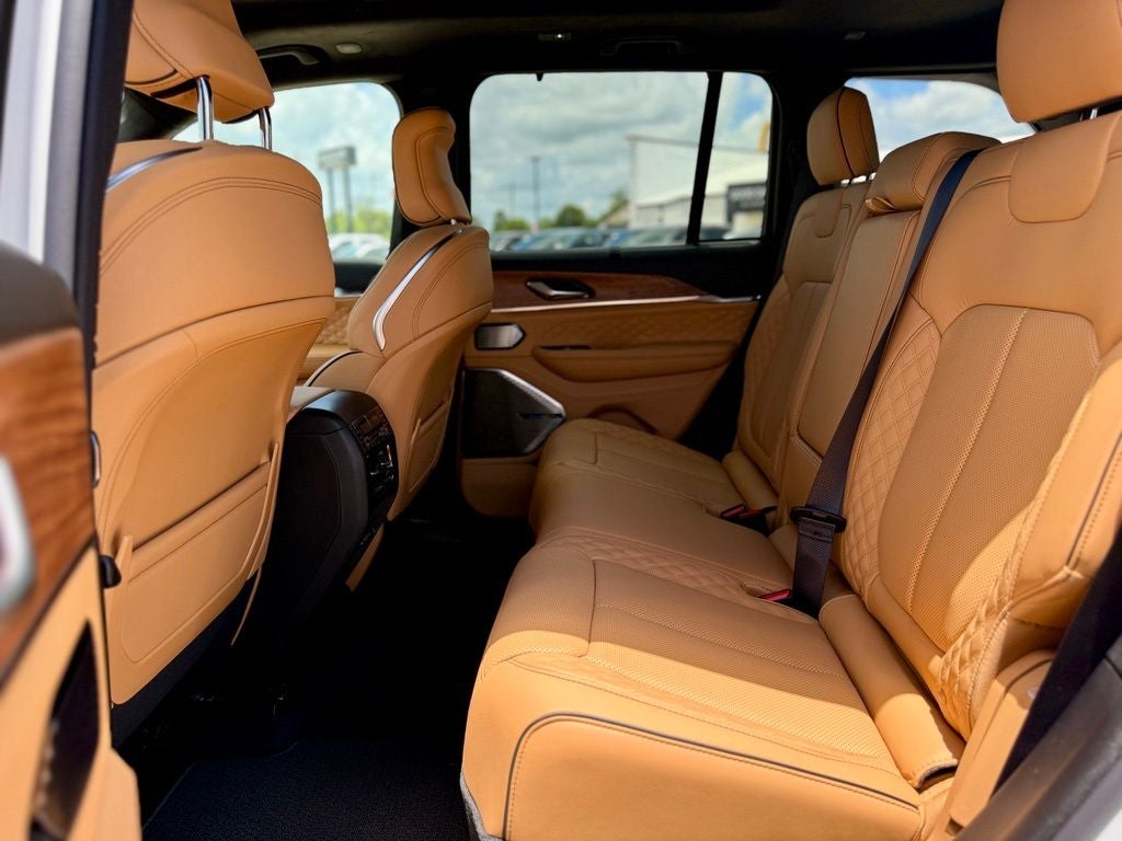 2026 Jeep Grand Cherokee GRAND CHEROKEE SUMMIT 4X4