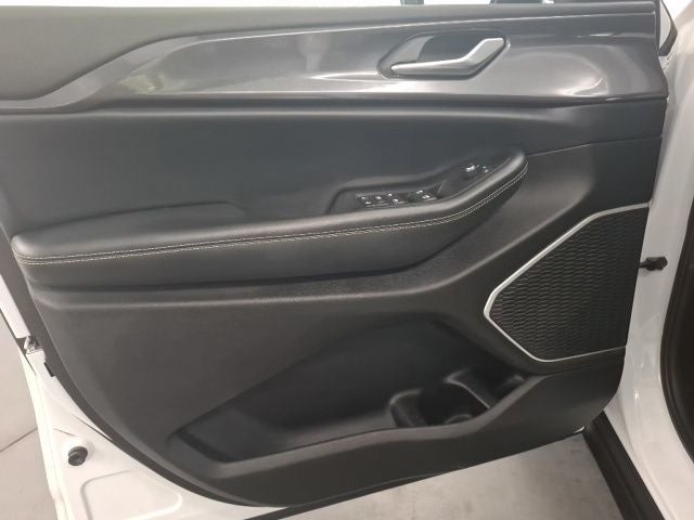 2022 Jeep Grand Cherokee L Altitude 4x2