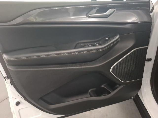2022 Jeep Grand Cherokee L Altitude 4x2