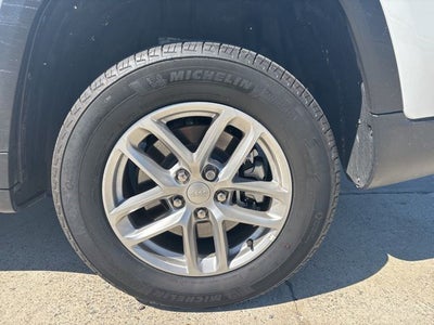 2025 Jeep Grand Cherokee GRAND CHEROKEE L LAREDO X 4X2