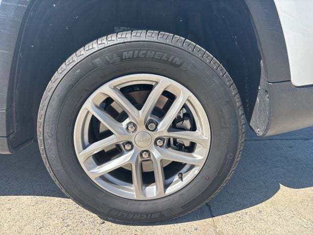 2025 Jeep Grand Cherokee GRAND CHEROKEE L LAREDO X 4X2
