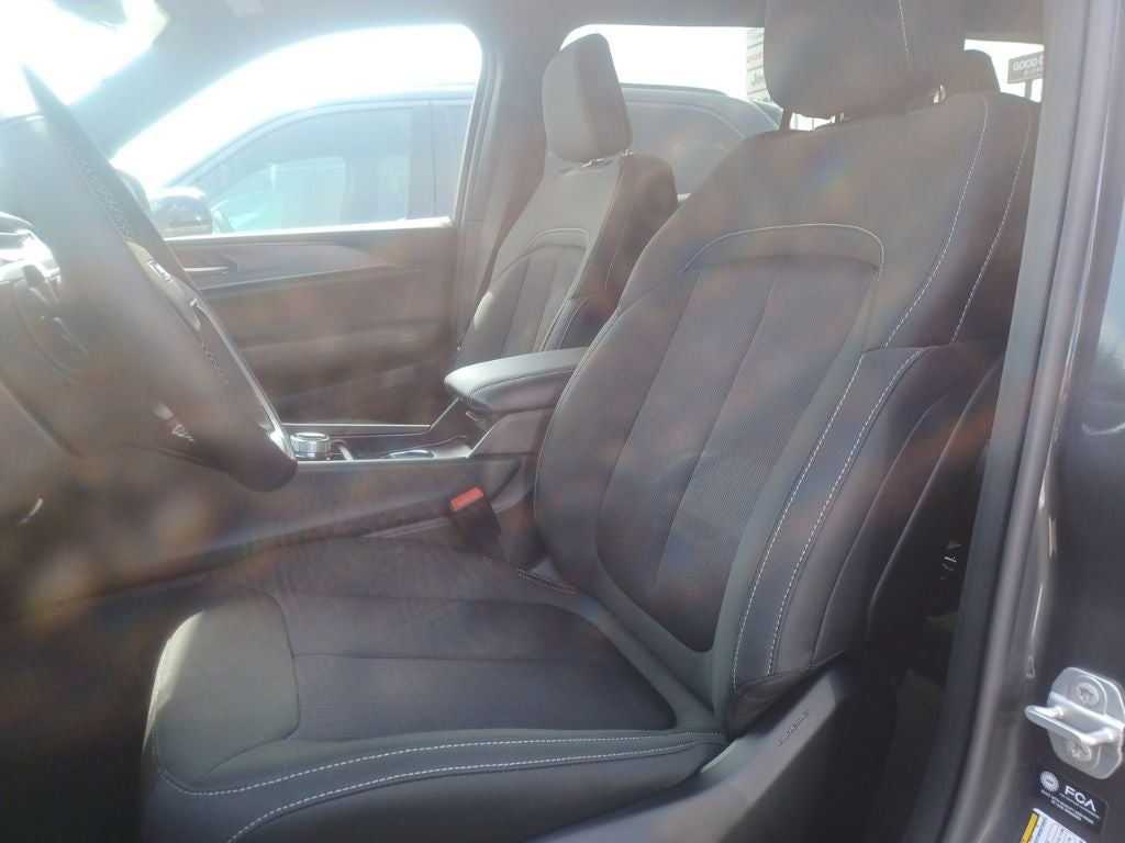2026 Jeep Grand Cherokee GRAND CHEROKEE L LAREDO X 4X2