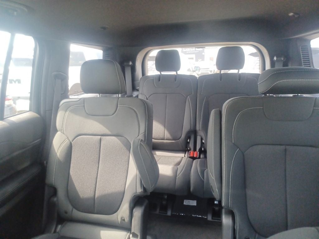 2026 Jeep Grand Cherokee GRAND CHEROKEE L LAREDO X 4X2