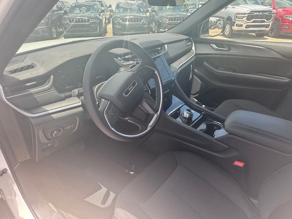 2026 Jeep Grand Cherokee GRAND CHEROKEE L LAREDO X 4X2