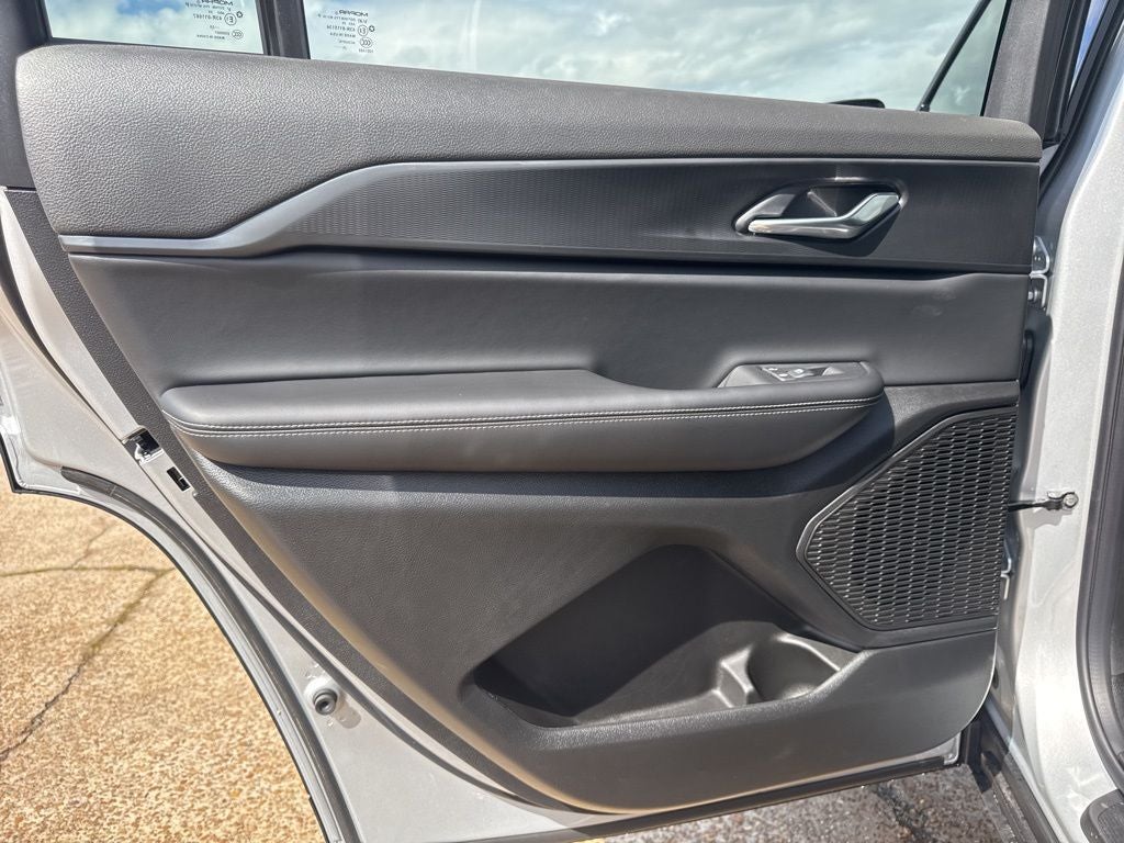 2025 Jeep Grand Cherokee GRAND CHEROKEE L ALTITUDE 4X2