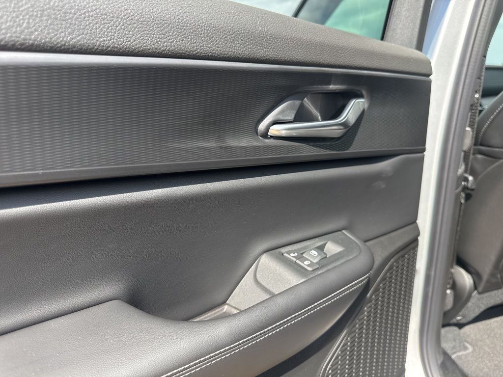 2025 Jeep Grand Cherokee GRAND CHEROKEE L ALTITUDE 4X2