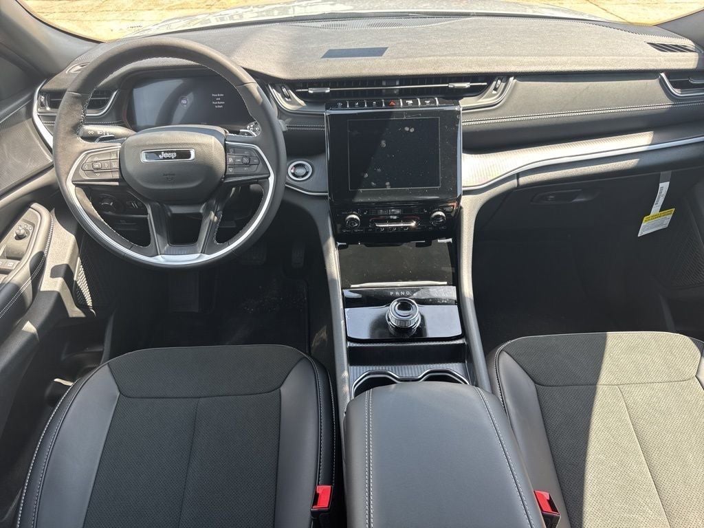 2025 Jeep Grand Cherokee GRAND CHEROKEE L ALTITUDE 4X2