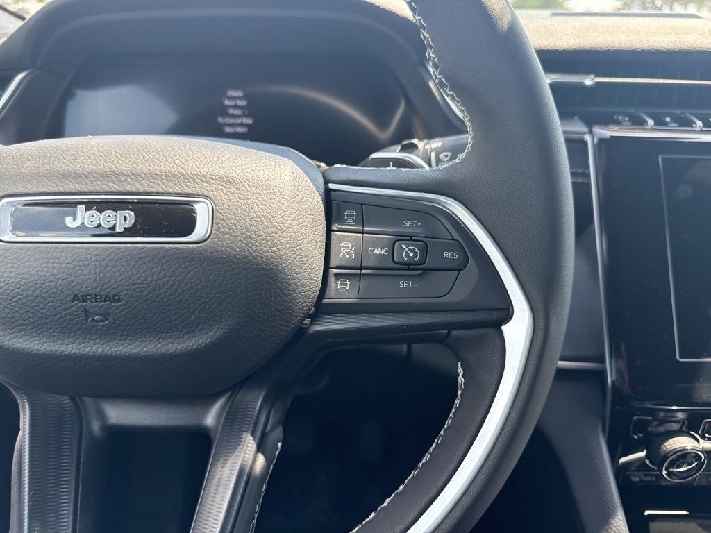 2025 Jeep Grand Cherokee GRAND CHEROKEE L ALTITUDE 4X2