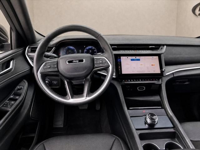 2027 Jeep Grand Cherokee GRAND CHEROKEE L LAREDO ALTITUDE 4X2