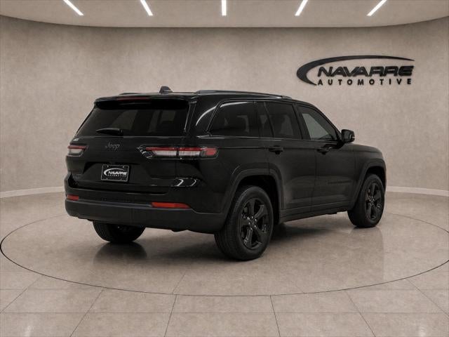 2027 Jeep Grand Cherokee GRAND CHEROKEE L LAREDO ALTITUDE 4X2