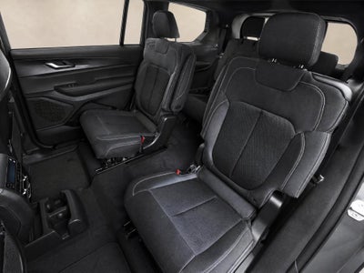2027 Jeep Grand Cherokee GRAND CHEROKEE L LAREDO ALTITUDE 4X2