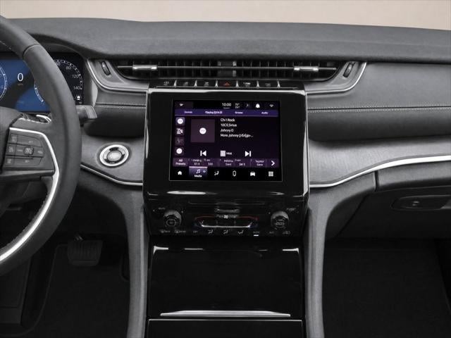 2027 Jeep Grand Cherokee GRAND CHEROKEE L LAREDO ALTITUDE 4X2