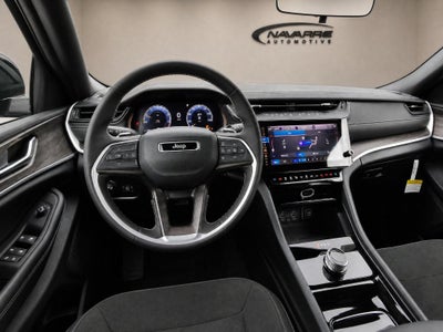 2027 Jeep Grand Cherokee GRAND CHEROKEE L LAREDO ALTITUDE 4X2