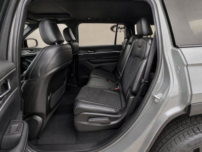 2027 Jeep Grand Cherokee GRAND CHEROKEE L LAREDO ALTITUDE 4X2
