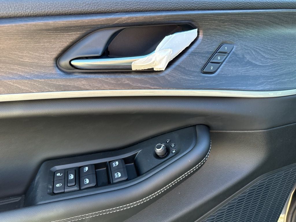 2025 Jeep Grand Cherokee GRAND CHEROKEE L LIMITED 4X2