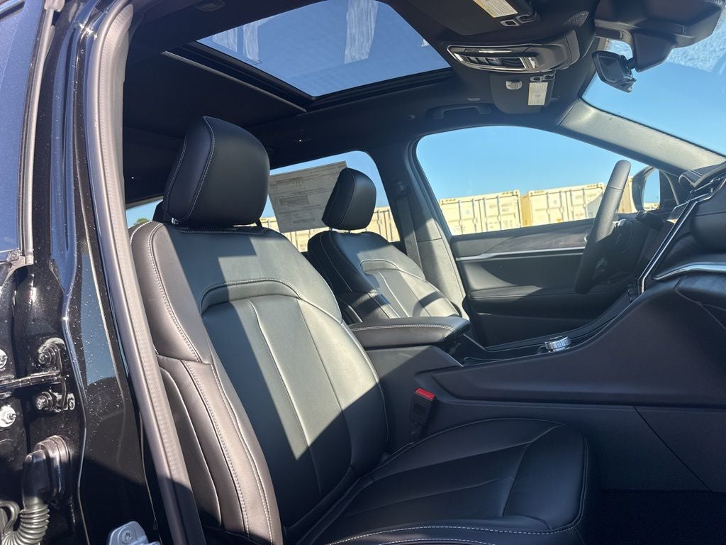 2025 Jeep Grand Cherokee GRAND CHEROKEE L LIMITED 4X2