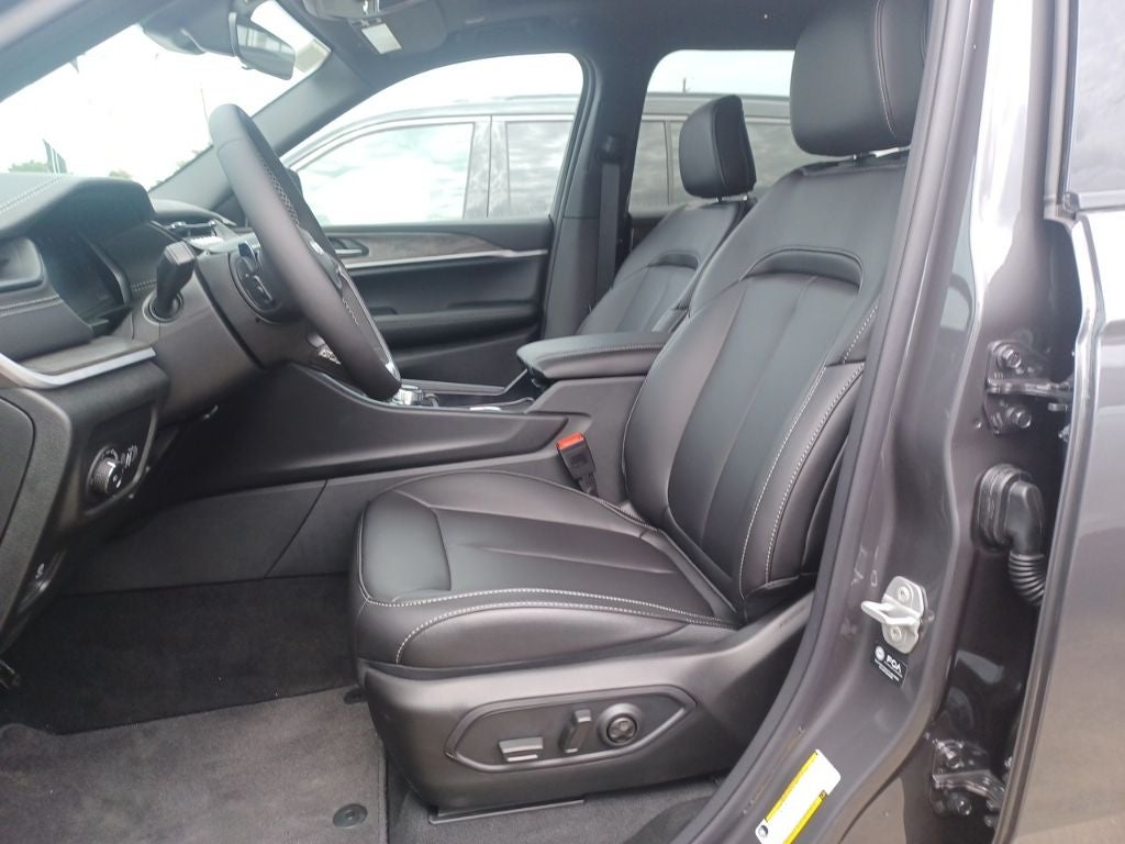 2026 Jeep Grand Cherokee GRAND CHEROKEE L LIMITED 4X2