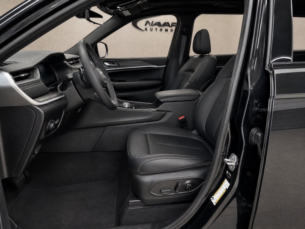 2027 Jeep Grand Cherokee GRAND CHEROKEE L LIMITED 4X2