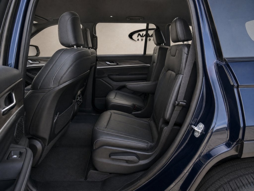 2027 Jeep Grand Cherokee GRAND CHEROKEE L LIMITED 4X2
