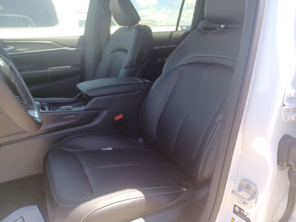 2026 Jeep Grand Cherokee GRAND CHEROKEE L LIMITED RESERVE 4X4
