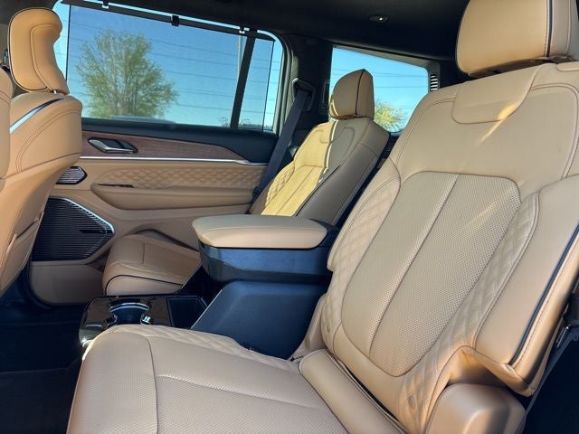 2026 Jeep Grand Cherokee GRAND CHEROKEE L SUMMIT 4X4