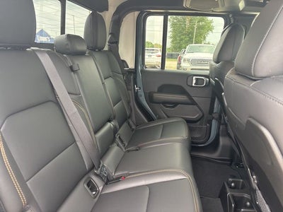 2026 Jeep Gladiator GLADIATOR SAHARA 4X4