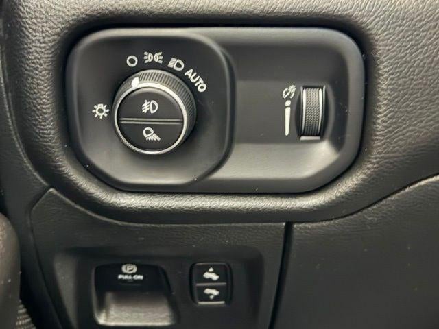 2023 RAM 1500 Big Horn Crew Cab 4x2 5'7' Box