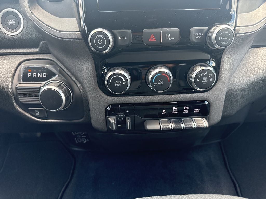 2026 RAM Ram 1500 RAM 1500 TRADESMAN CREW CAB 4X2 5'7' BOX