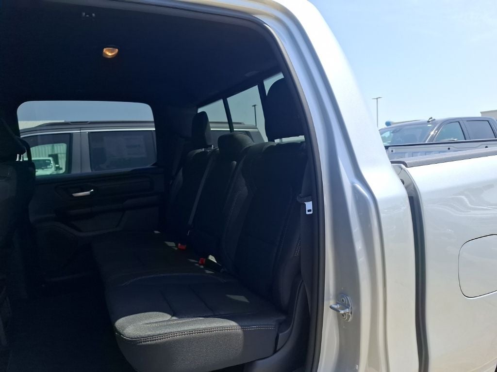 2026 RAM Ram 1500 RAM 1500 EXPRESS CREW CAB 4X2 5'7' BOX