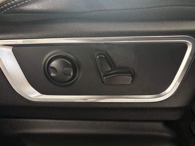 2024 RAM 1500 Laramie Crew Cab 4x2 5'7' Box