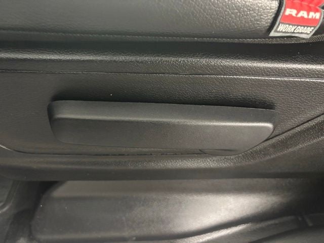 2022 RAM 1500 Tradesman Crew Cab 4x4 6'4' Box