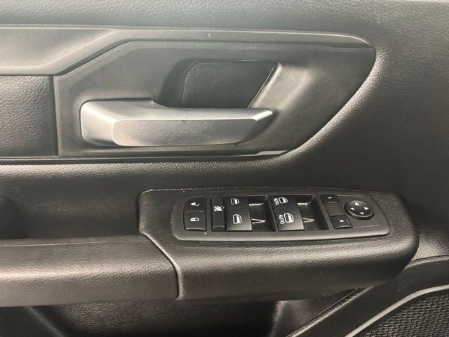 2022 RAM 1500 Tradesman Crew Cab 4x4 6'4' Box