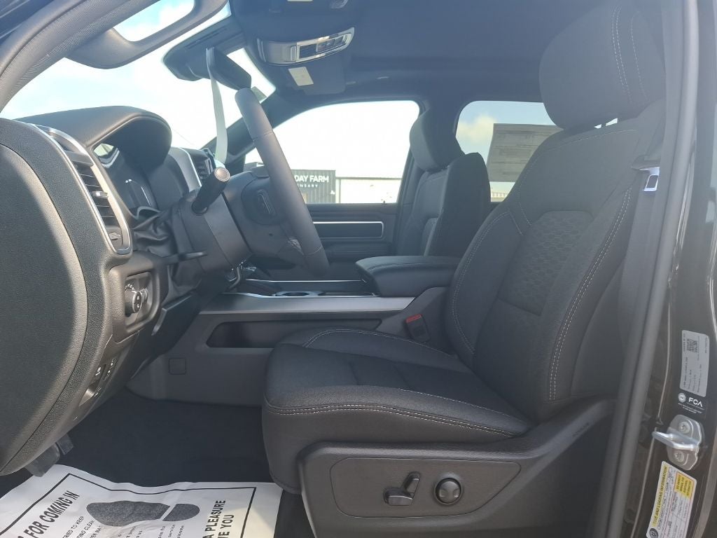 2026 RAM 1500 Big Horn Crew Cab 4x4 5'7' Box