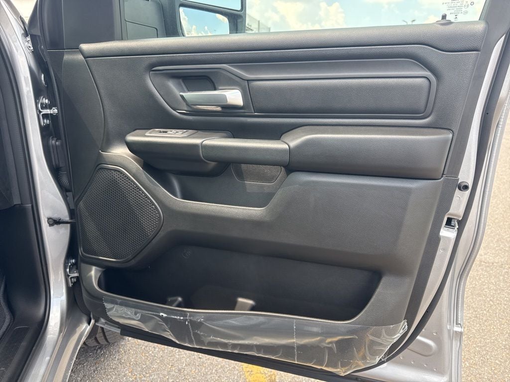 2026 RAM Ram 1500 RAM 1500 TRADESMAN CREW CAB 4X4 5'7' BOX