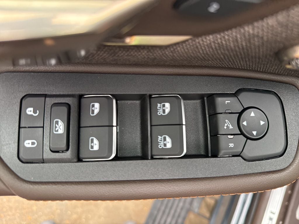 2026 RAM Ram 1500 RAM 1500 LIMITED LONGHORN CREW CAB 4X4 5'7' BOX