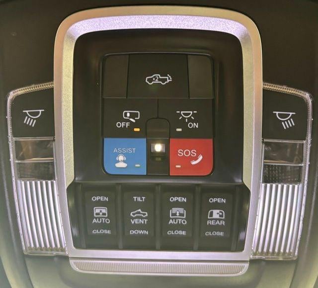 2025 RAM 1500 Laramie Crew Cab 4x4 5'7' Box