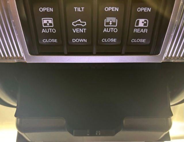 2025 RAM 1500 Laramie Crew Cab 4x4 5'7' Box