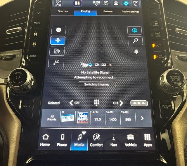 2022 RAM 1500 Laramie Crew Cab 4x4 5'7' Box