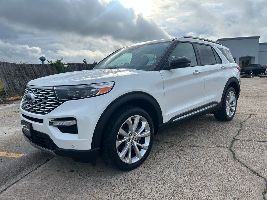 2022 Ford Explorer Platinum HEV's photo