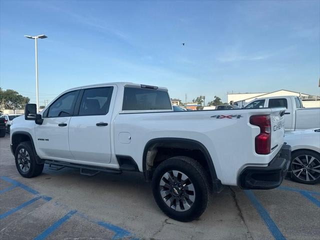 2022 Chevrolet Silverado 2500HD 4WD Crew Cab Standard Bed Custom