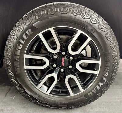 2024 GMC Yukon 4WD AT4
