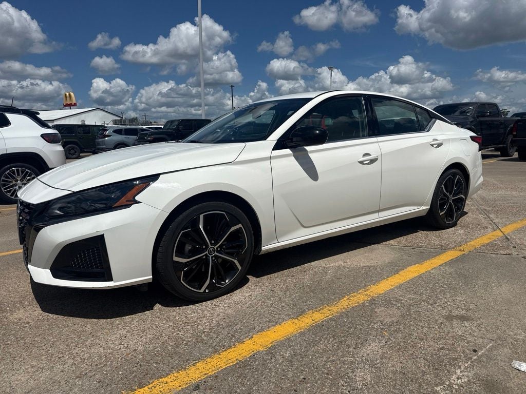 2025 Nissan Altima SR FWD