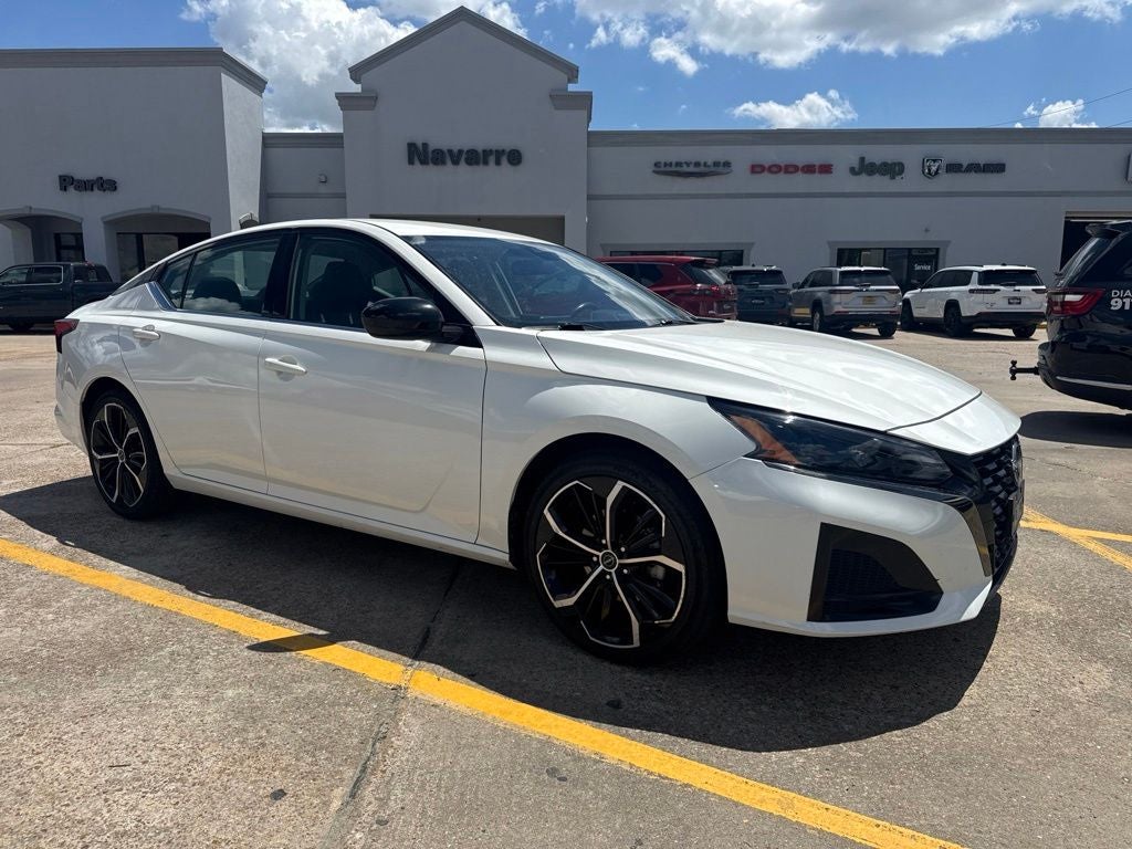 2025 Nissan Altima SR FWD