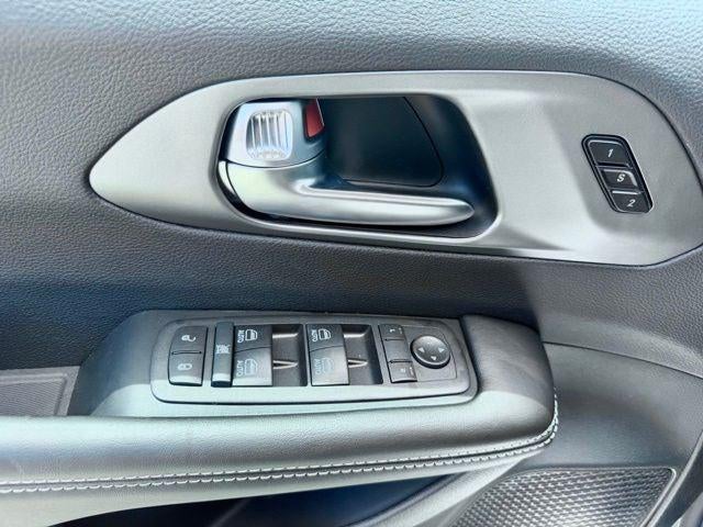 2027 Chrysler Pacifica PACIFICA SELECT