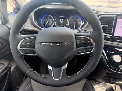 2027 Chrysler Pacifica PACIFICA SELECT